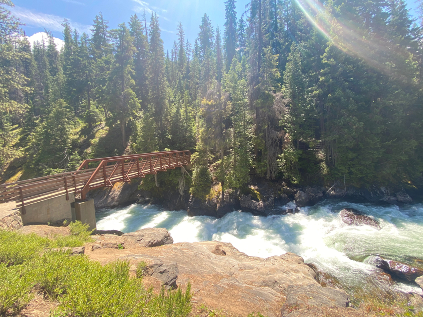 An image depicting the trail Trout Creek to Trout Lake and its surrounding area.