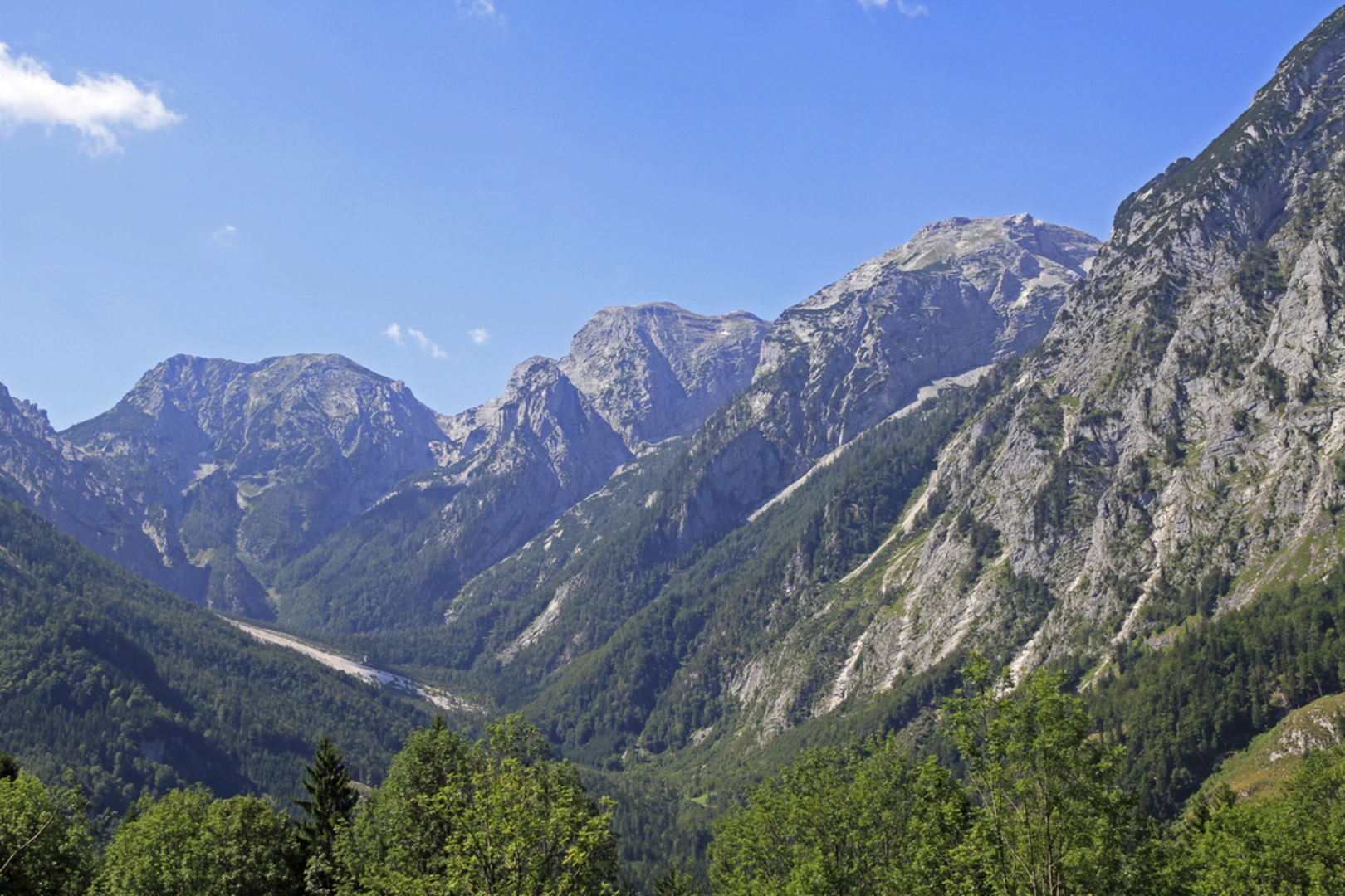 An image depicting the trail Gröbming to Stoderzinken and its surrounding area.