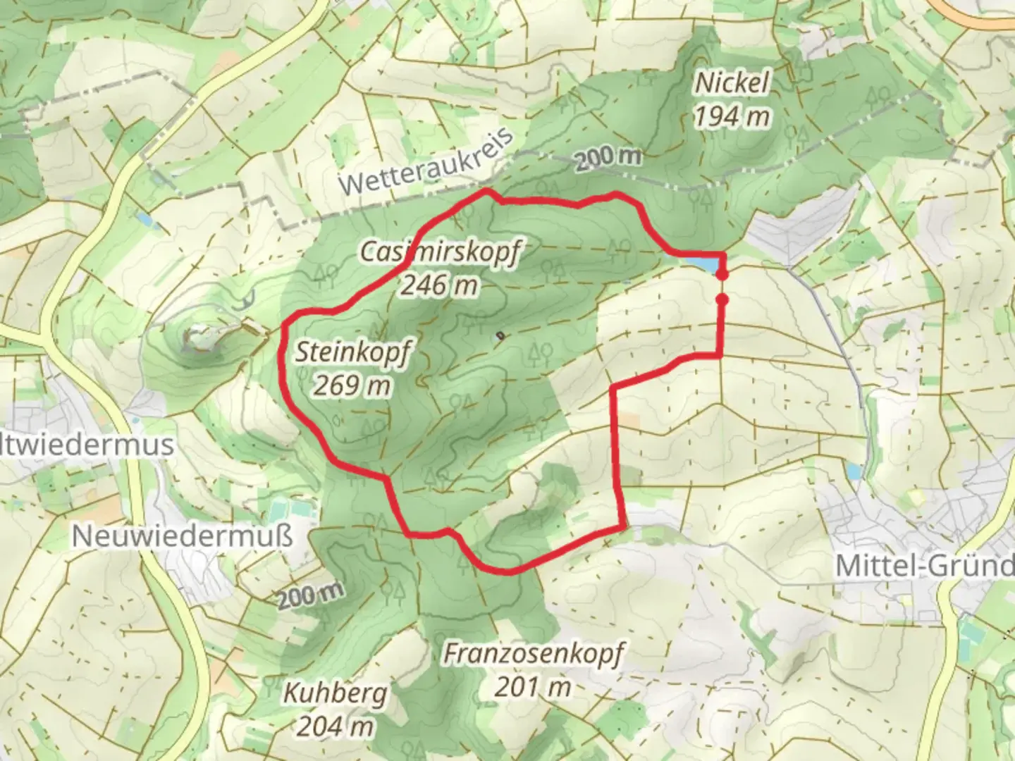 An image depicting the trail Hasselweiher via Wanderwege im Ronneburger Wald and its surrounding area.