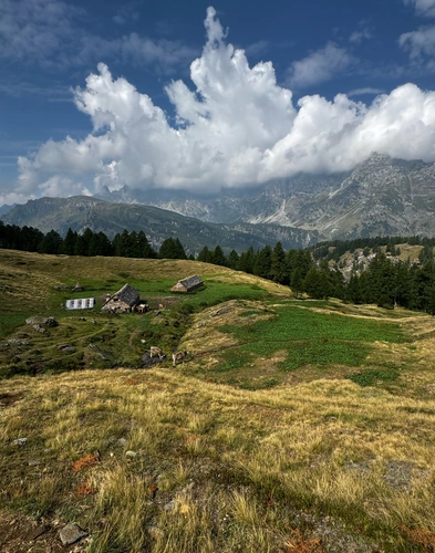 Alpe Fontane - Sangiatto - Corte Corbernas - Crampiolo - Forcoletta