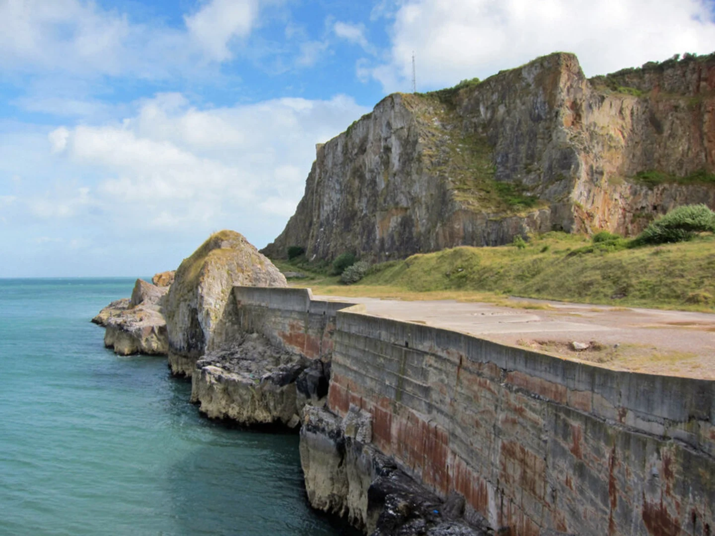 An image depicting the trail Berry Head Country Park Loop and its surrounding area.