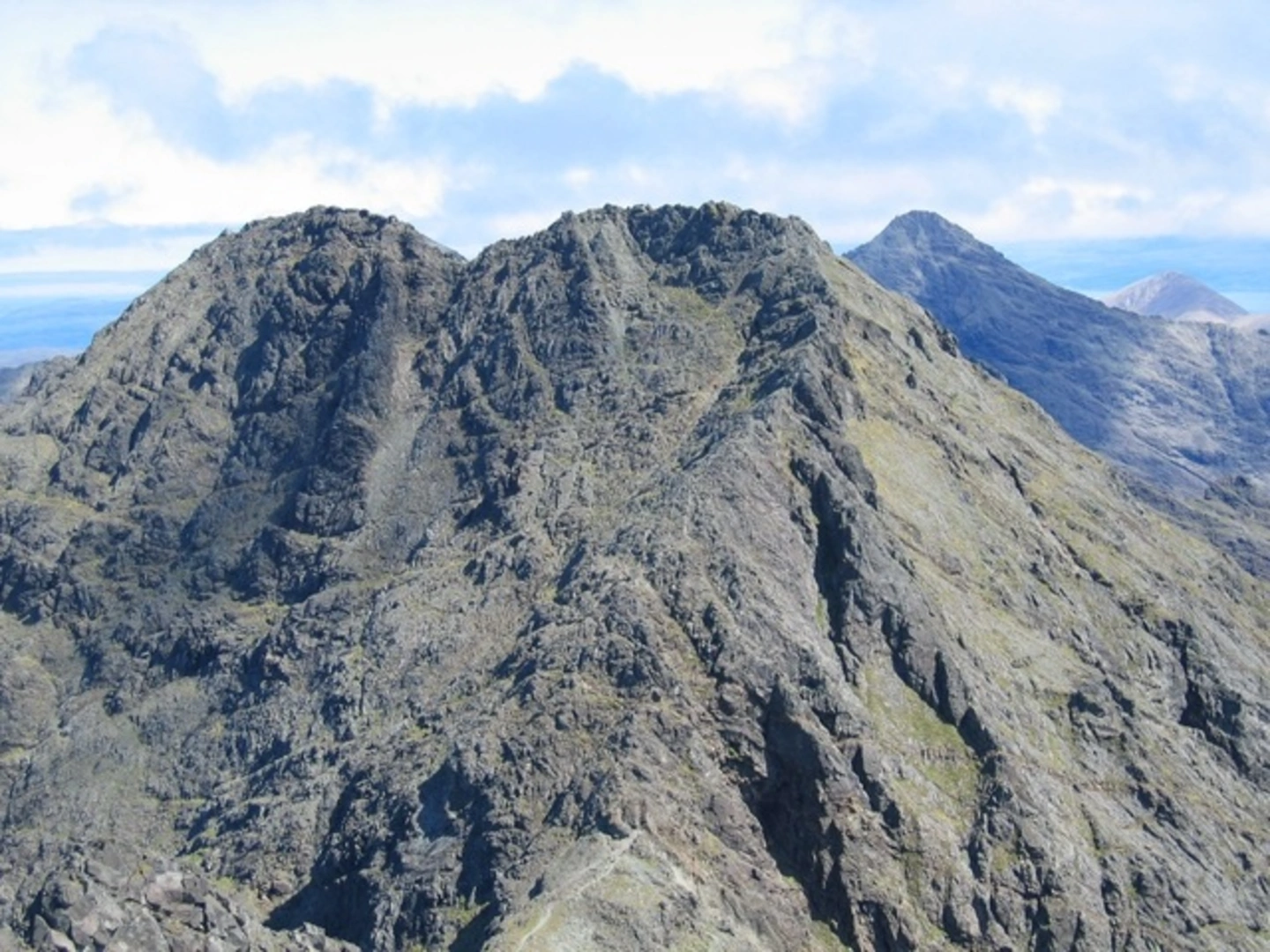 An image depicting the trail Coire a'Ghreadaidh - Glenbrittle and its surrounding area.