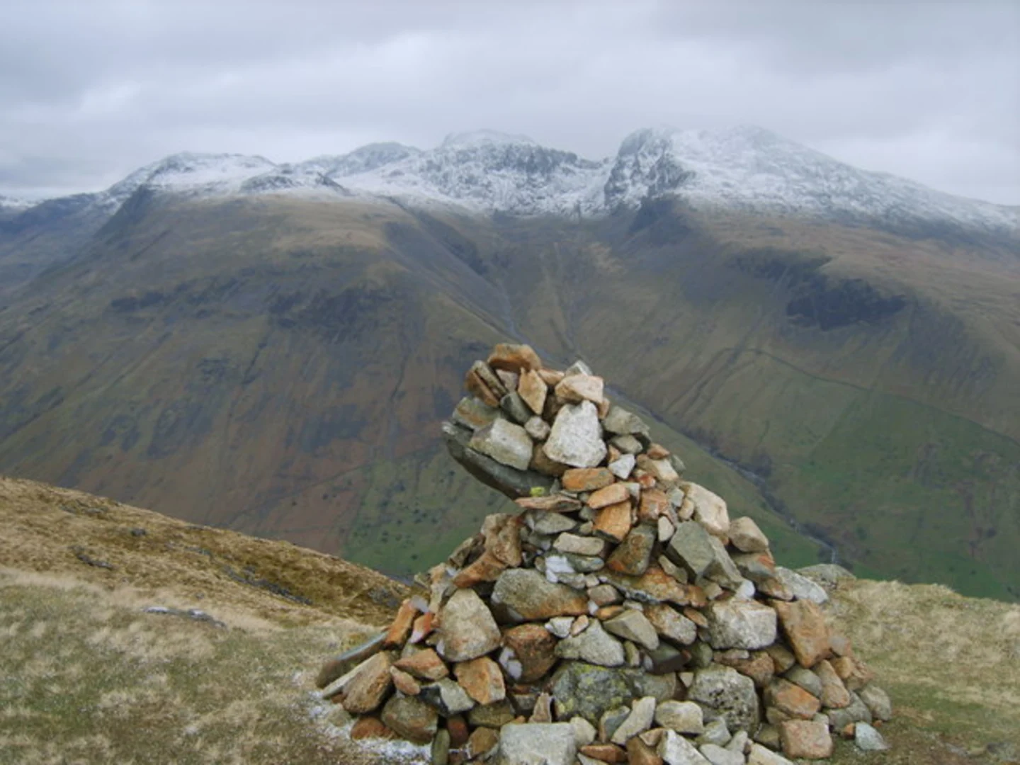 An image depicting the trail Bull Crag, Miners Crag and Lowthwaite Crag Loop and its surrounding area.