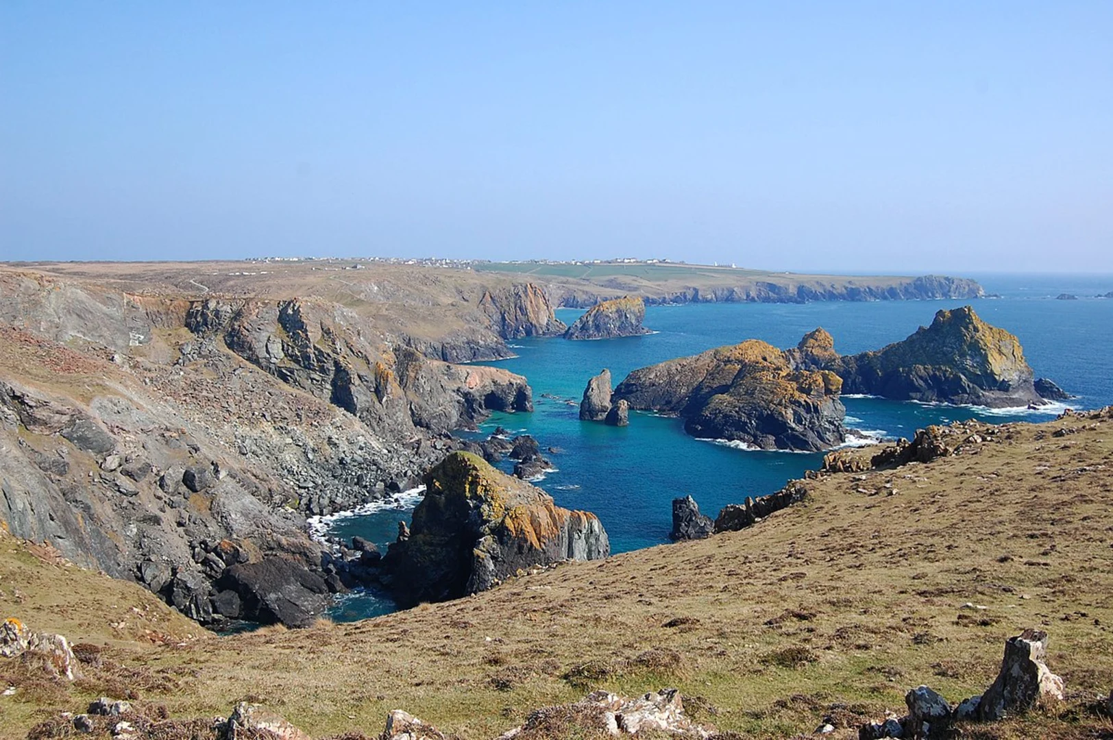 An image depicting the trail Lower Predannack Caves and Kynance Cove via SWCP and its surrounding area.