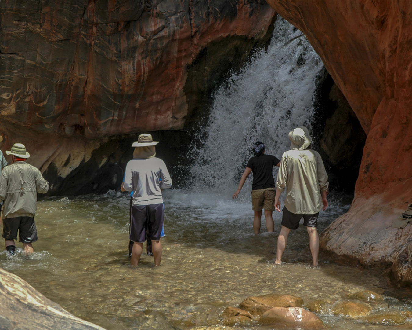 An image depicting the trail Royal Arch Loop Trail and its surrounding area.