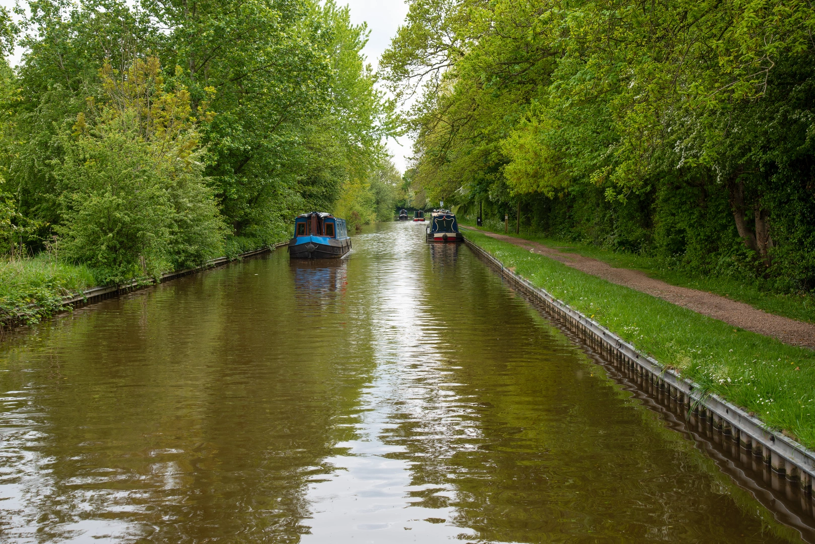 An image depicting the trail Whitchurch Loop Walk and its surrounding area.