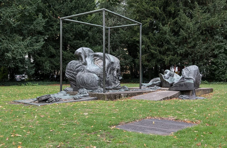 Heinrich - Heine Gedenksten and Hermannstrasse via Brockenlauf
