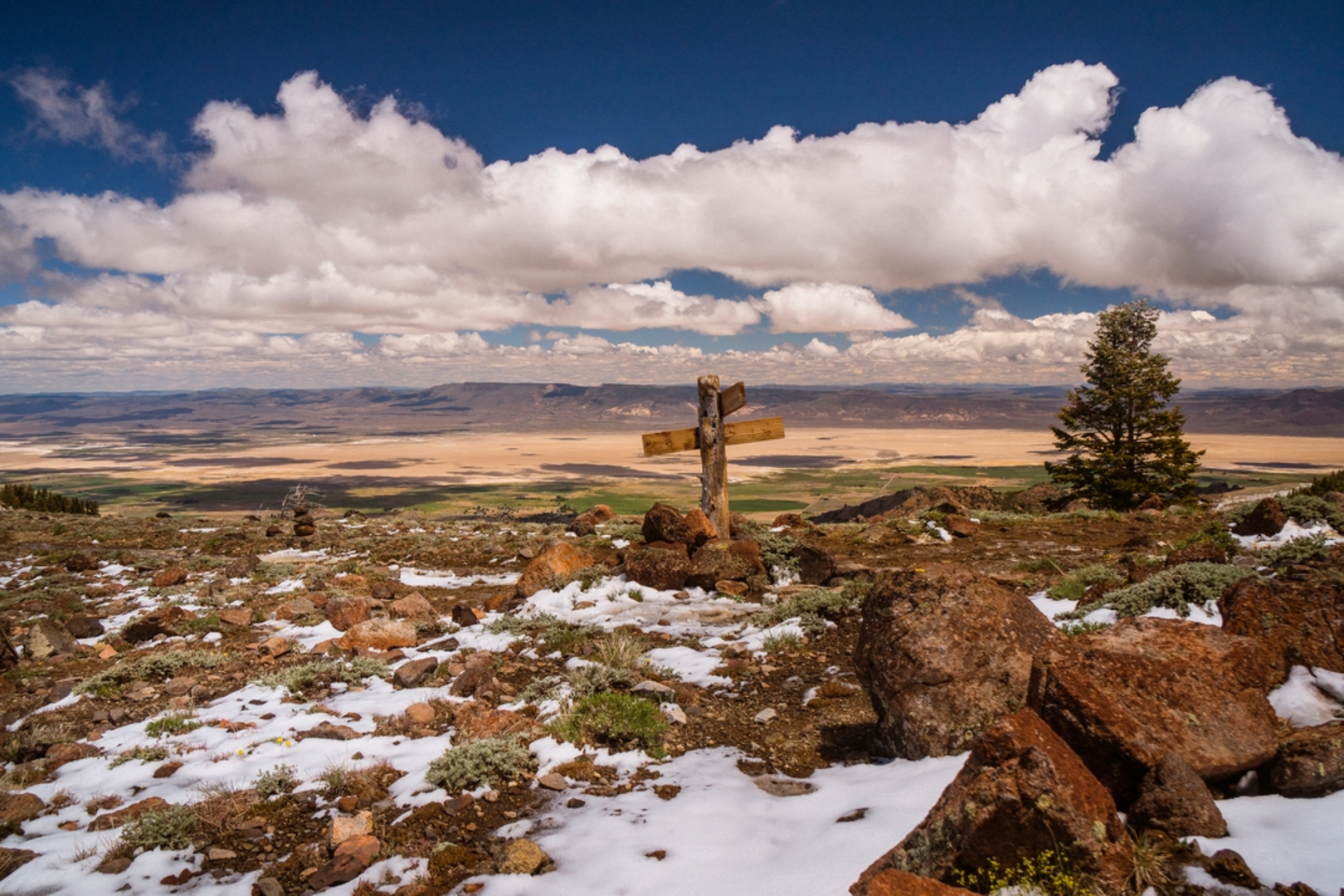 An image depicting the trail Owl Creek via Summit Trail and its surrounding area.