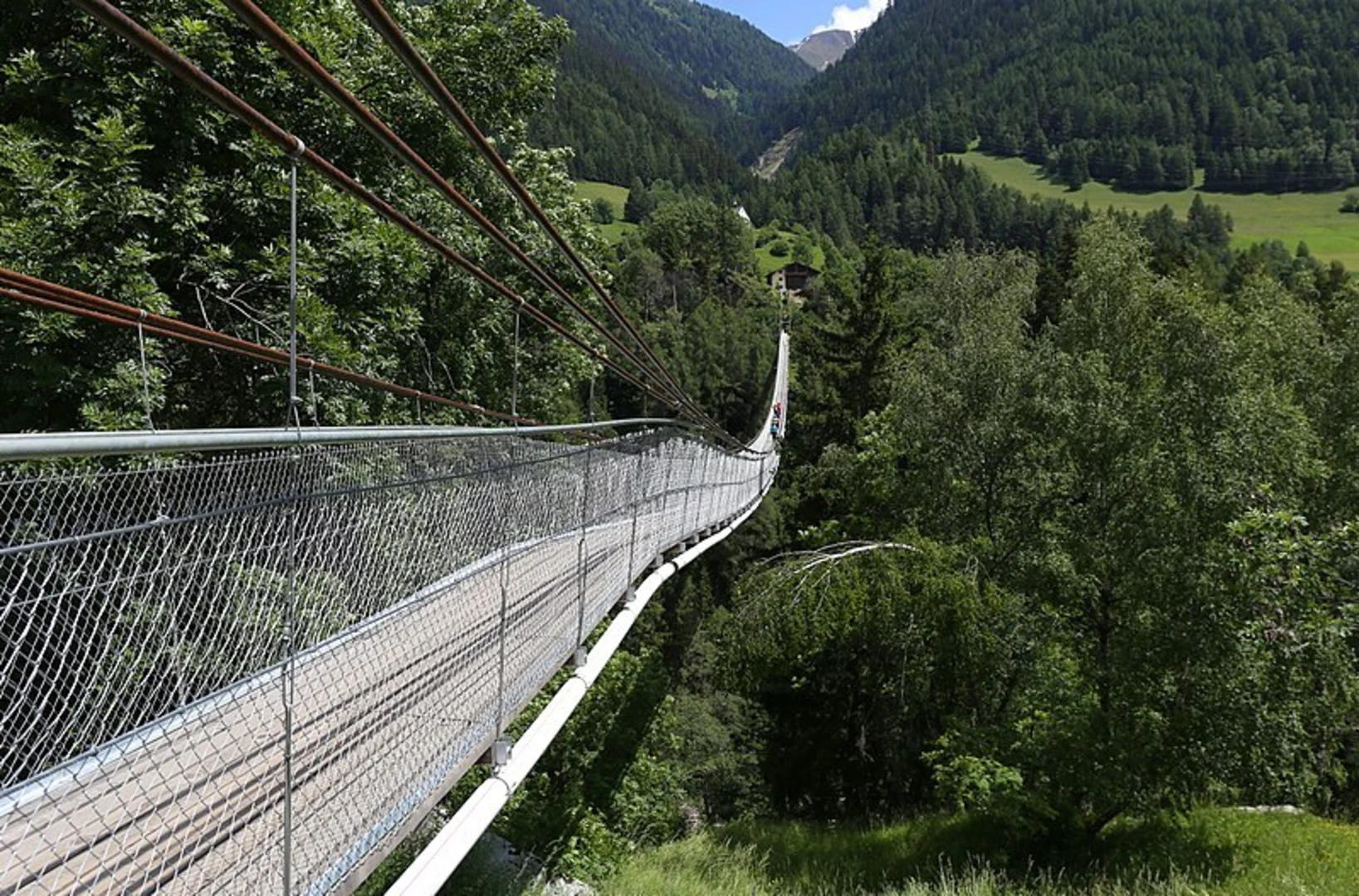 An image depicting the trail Fürgangen Bellwald Loop via Suspension Bridge and its surrounding area.