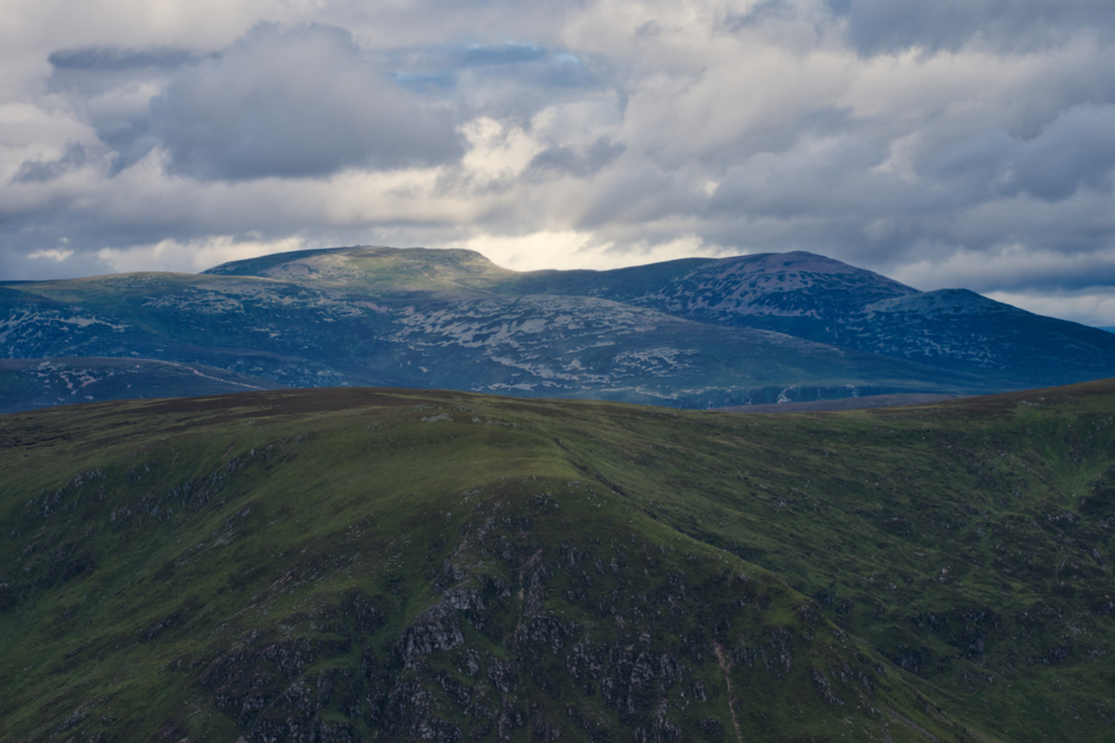An image depicting the trail Driesh and its surrounding area.