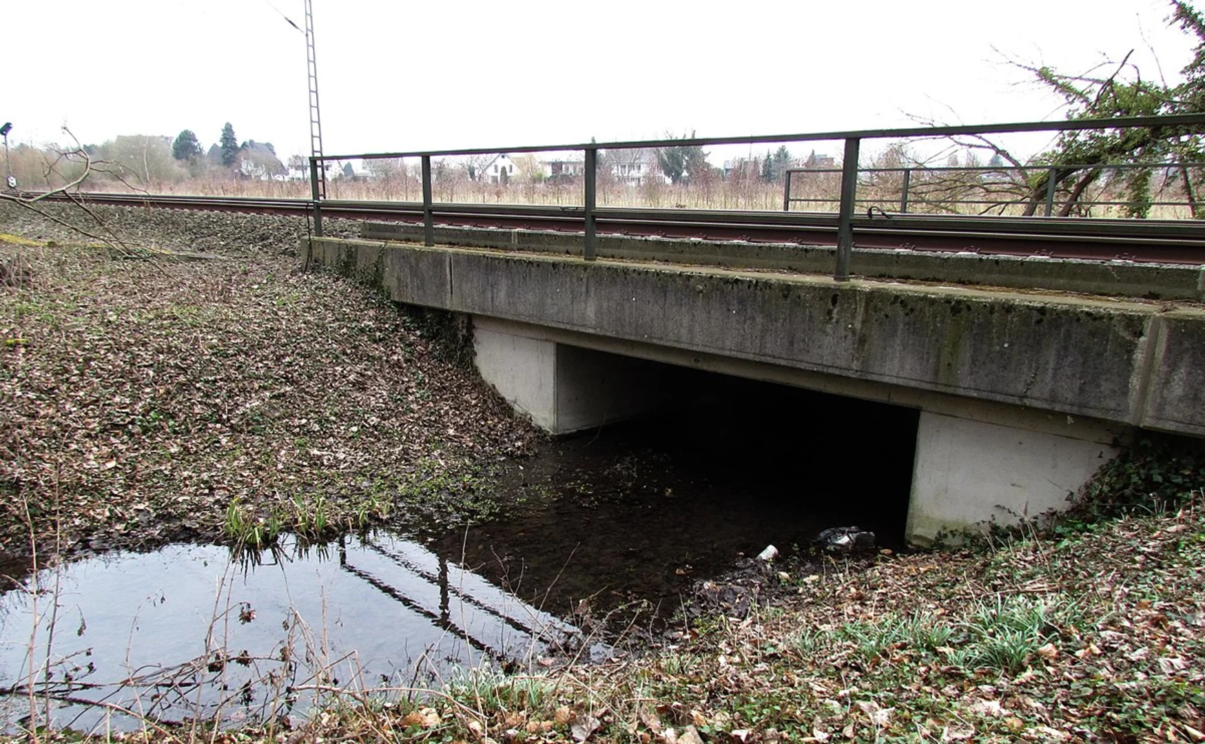 An image depicting the trail Willi Hannen Park via Lichtstraße and its surrounding area.
