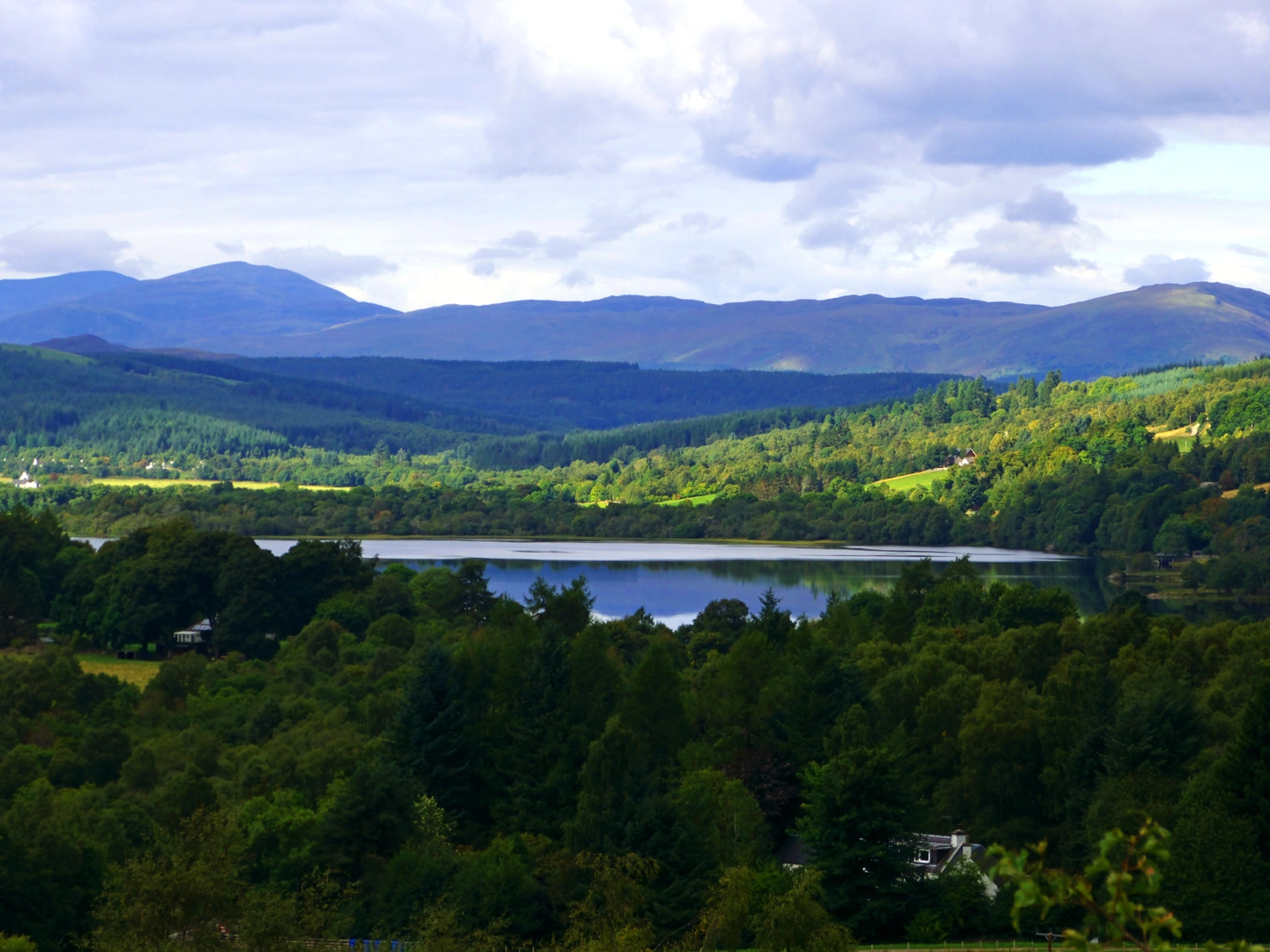 An image depicting the trail Affric Kintail Way and its surrounding area.