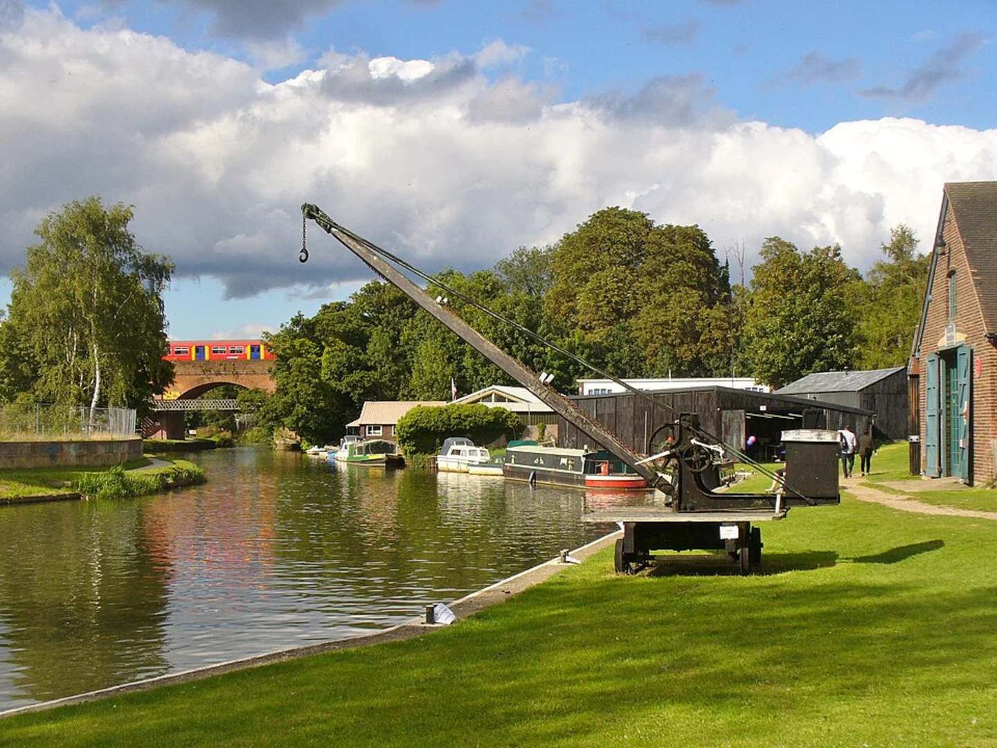 An image depicting the trail Weybridge to Guildford Walk and its surrounding area.