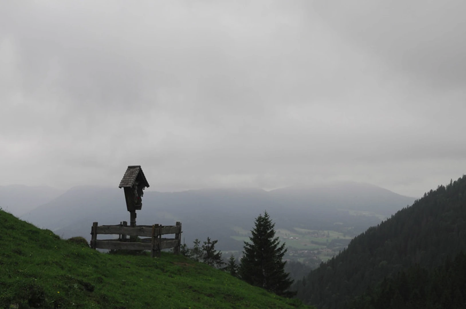 An image depicting the trail Rotwand Peak from Spitzingsee and its surrounding area.