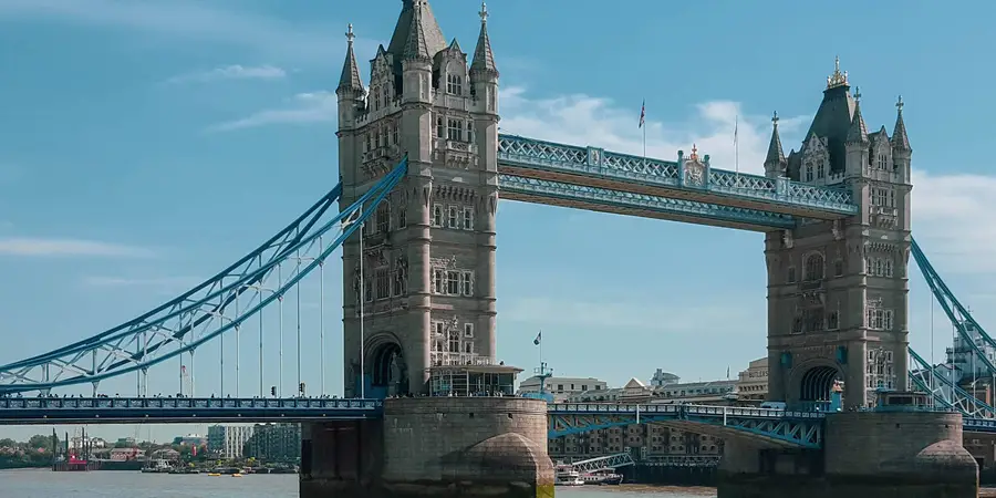 The City of London from Hays Galleria