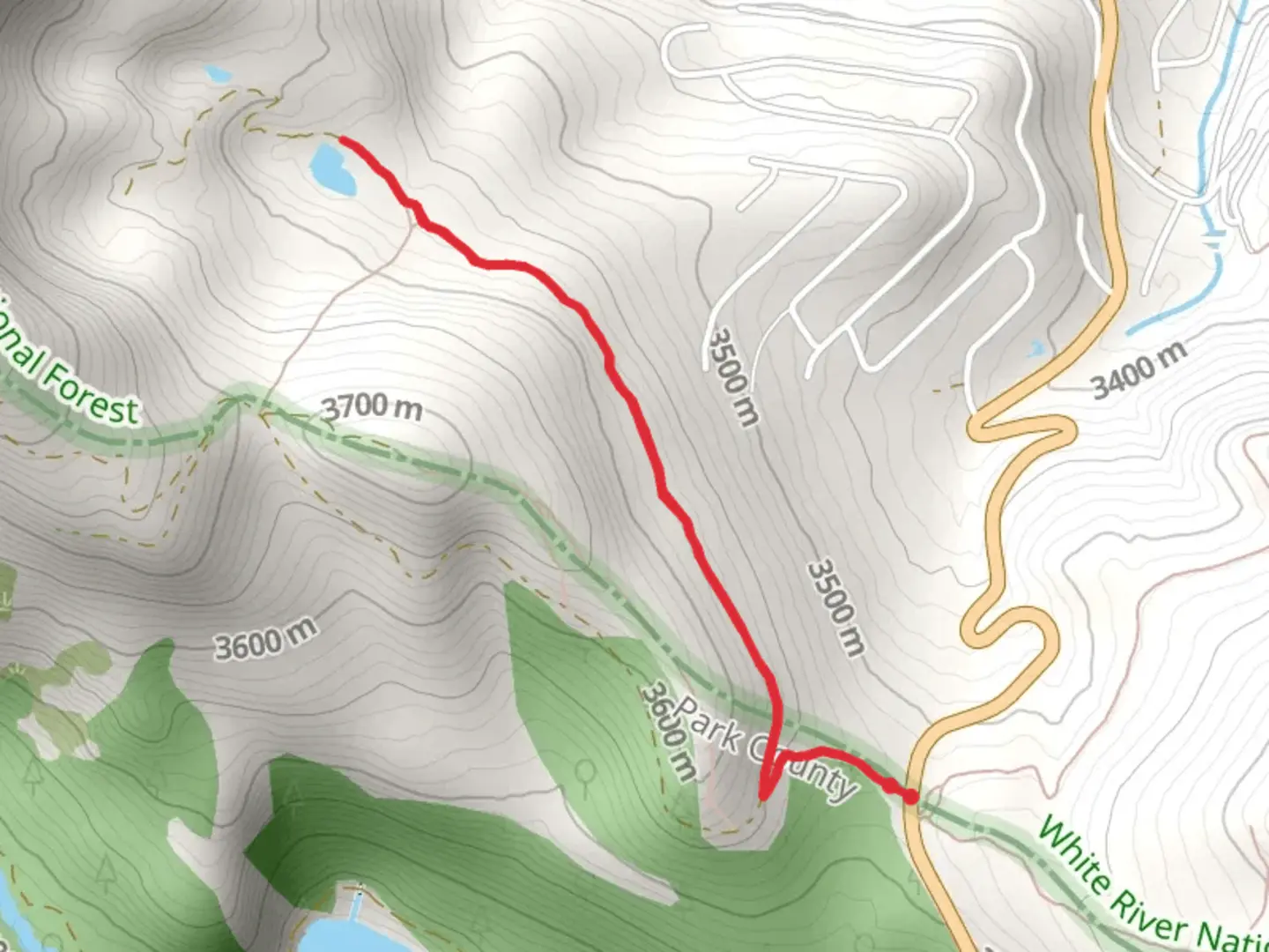 An image depicting the trail Crystal Lake via Silver Lake Road and its surrounding area.