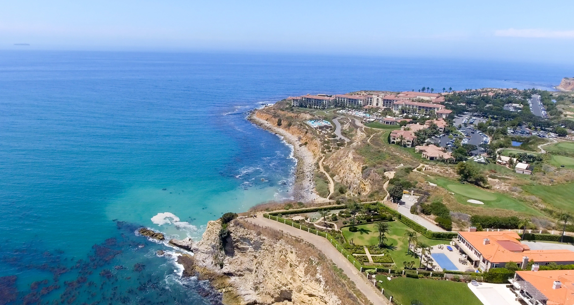 An image depicting the trail Via Arriba and its surrounding area.