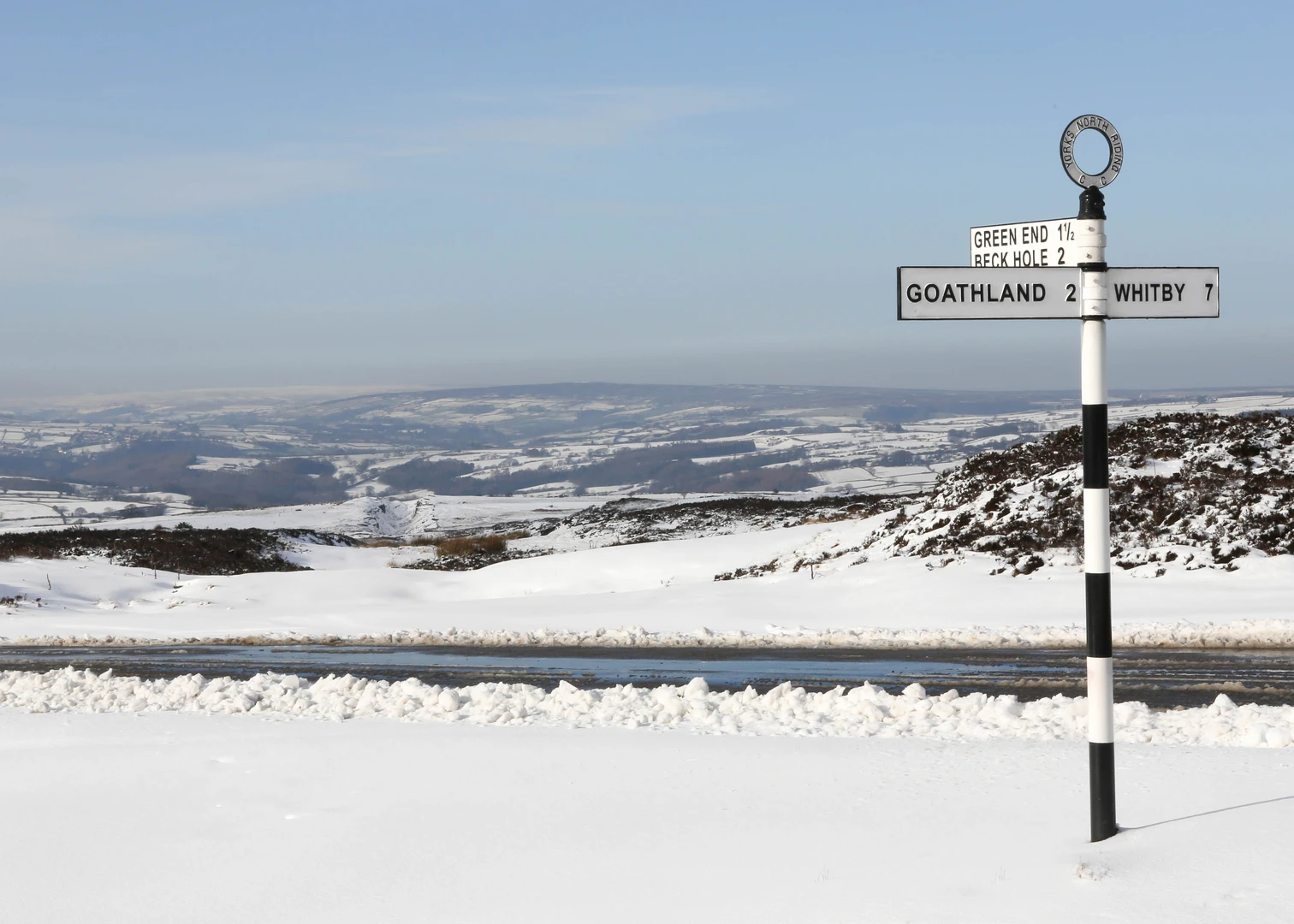 An image depicting the trail Mallyan Spout and Beck Hole Walk and its surrounding area.