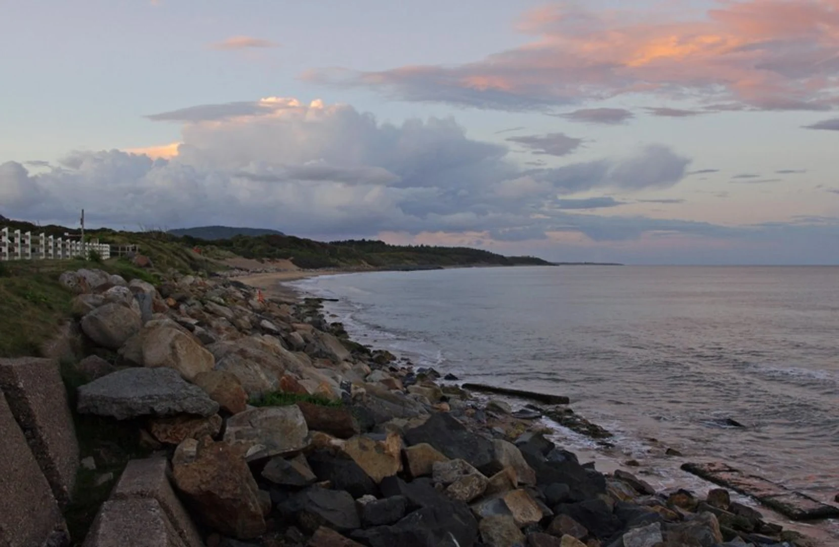An image depicting the trail Courtown River Walk and its surrounding area.