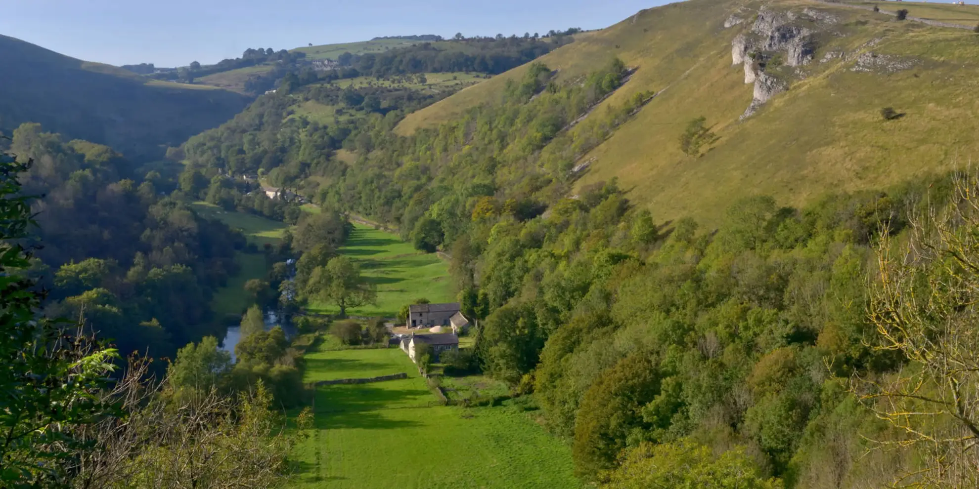 An image depicting the trail Miller's Dale Car Park - Monk's Dale - Peter Dale - Wormhill - Miller's Dale and its surrounding area.