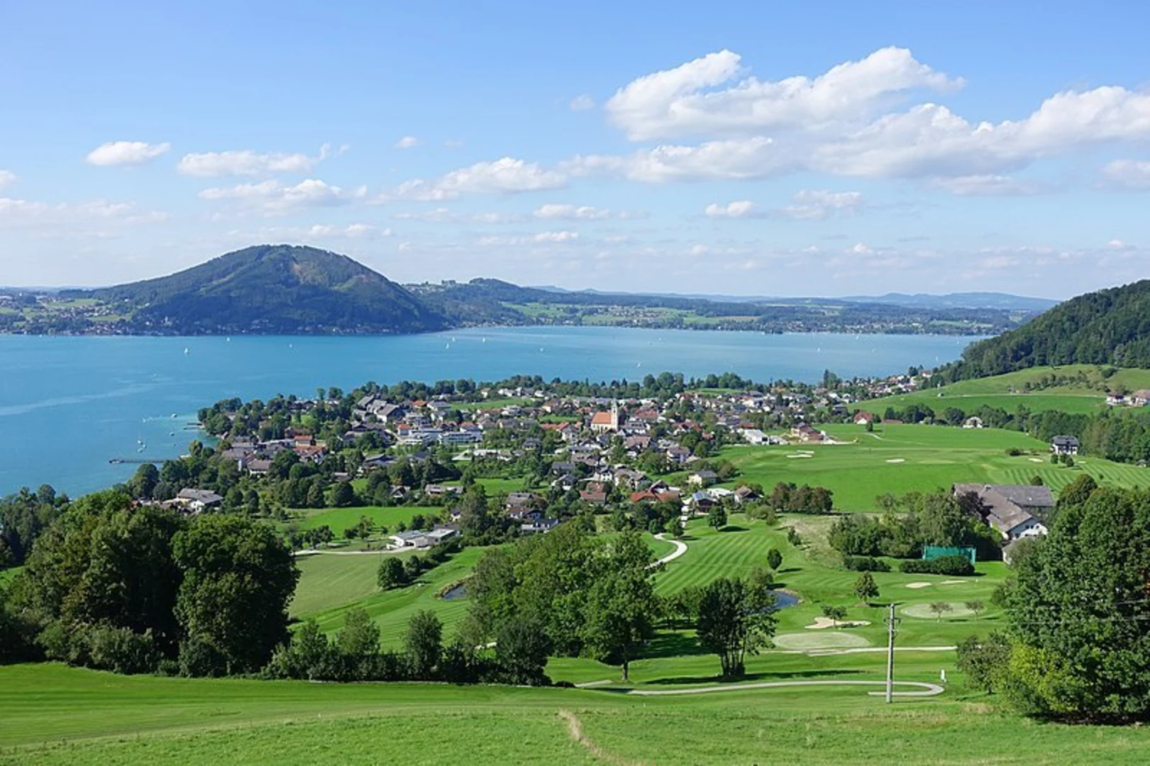 An image depicting the trail Weyregg - Gupf - Praterstern - Seeleiten - Alexenau Loop and its surrounding area.