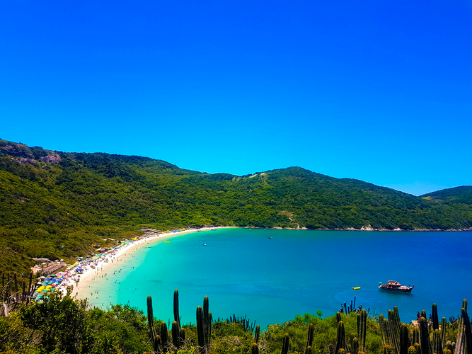 Das Vinhas ao Mar, Baia do Forno and Barro Vermelho