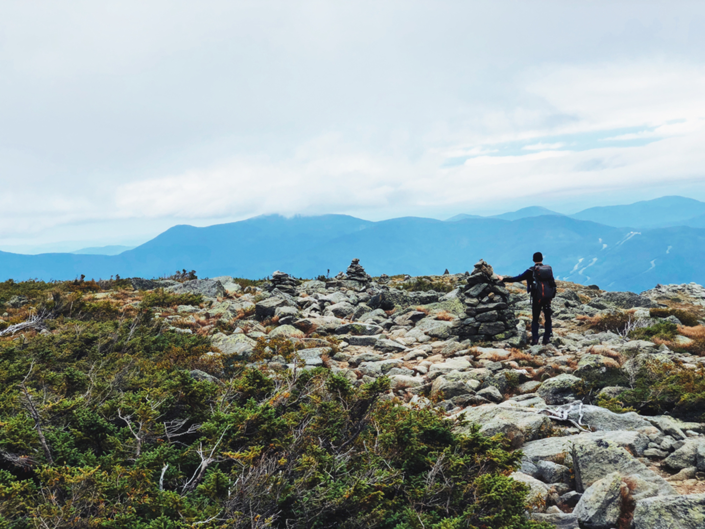An image depicting the trail Mount Washington via Tuckerman Ravine Trail and its surrounding area.