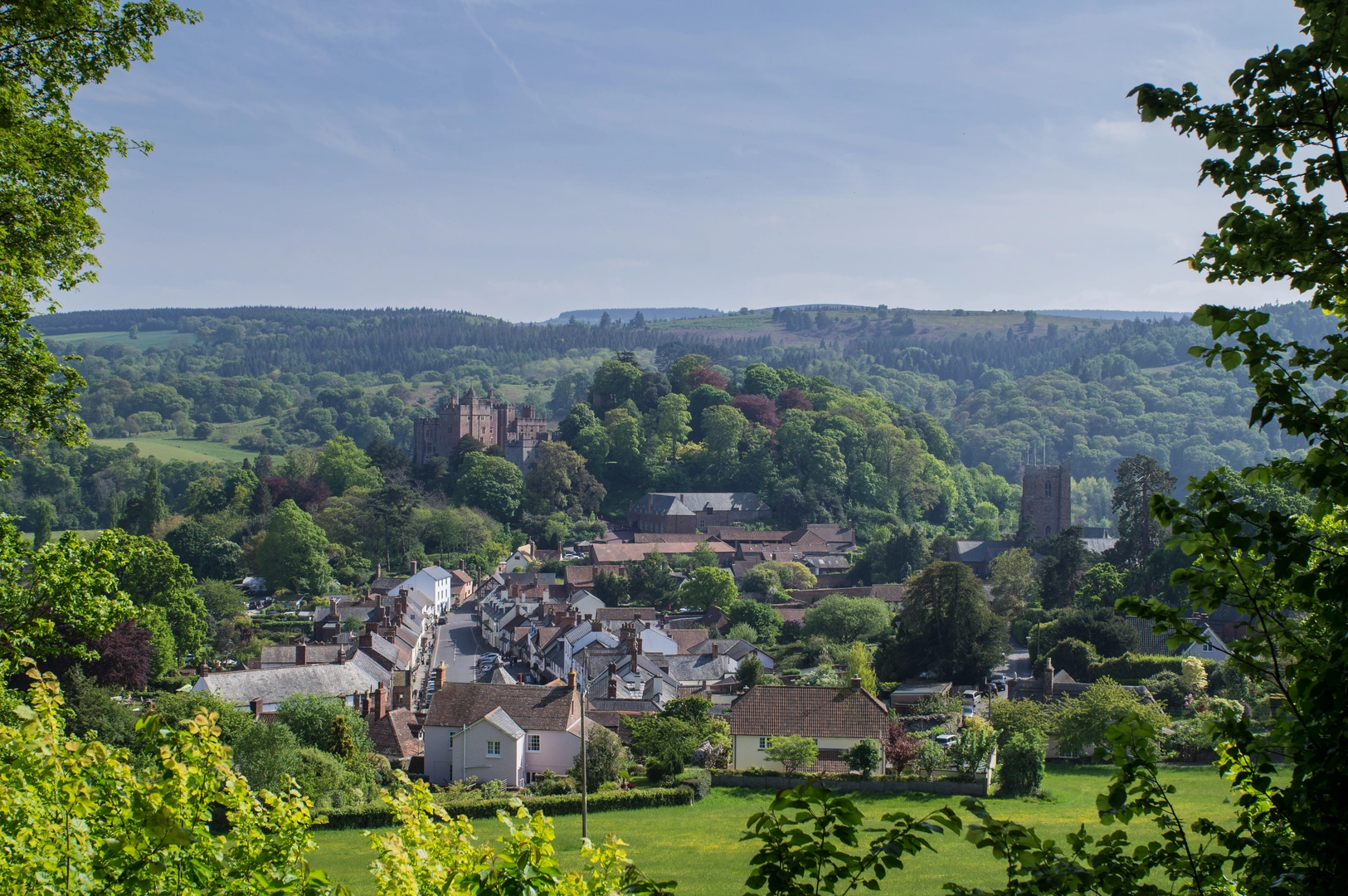 An image depicting the trail Macmillan Way West - Castle Cary to Barnstaple and its surrounding area.