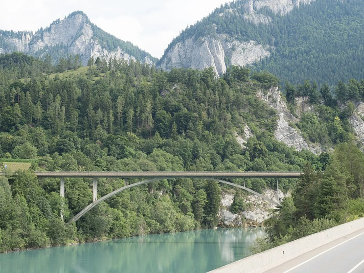 An image depicting the trail Bonaduz - Rhine Rivers to the Rhine Gorge Loop and its surrounding area.