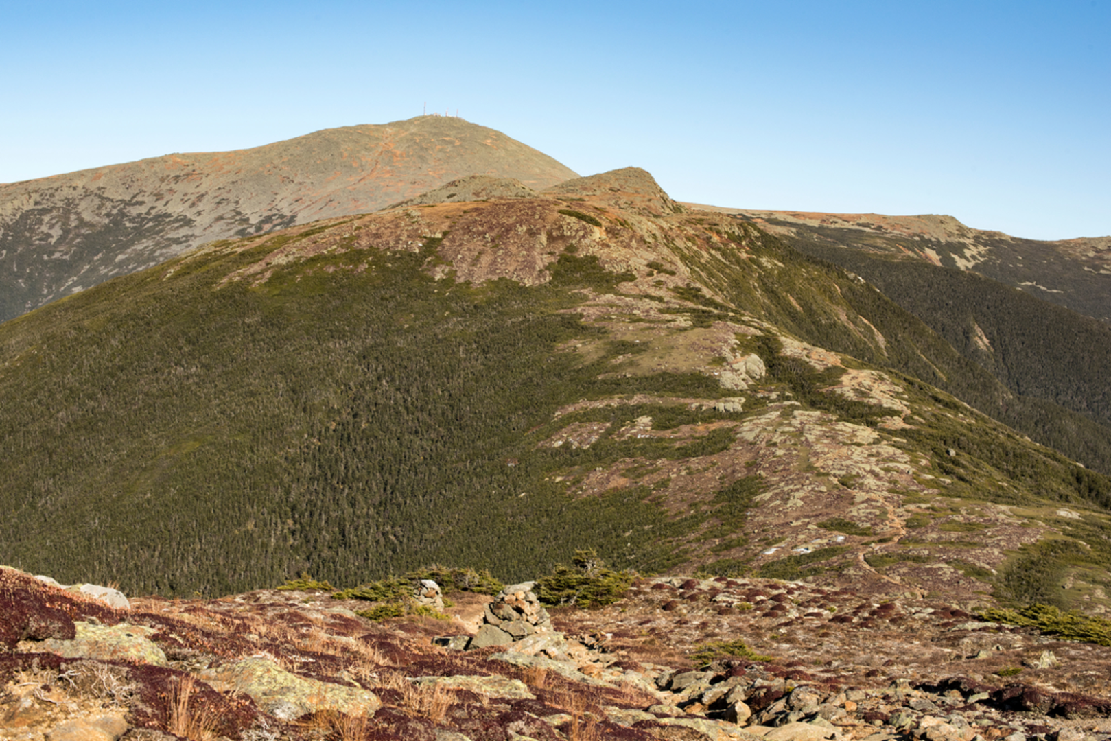 An image depicting the trail Mount Eisenhower and Mount Pierce Horseshoe trail via Cohos Trail and its surrounding area.