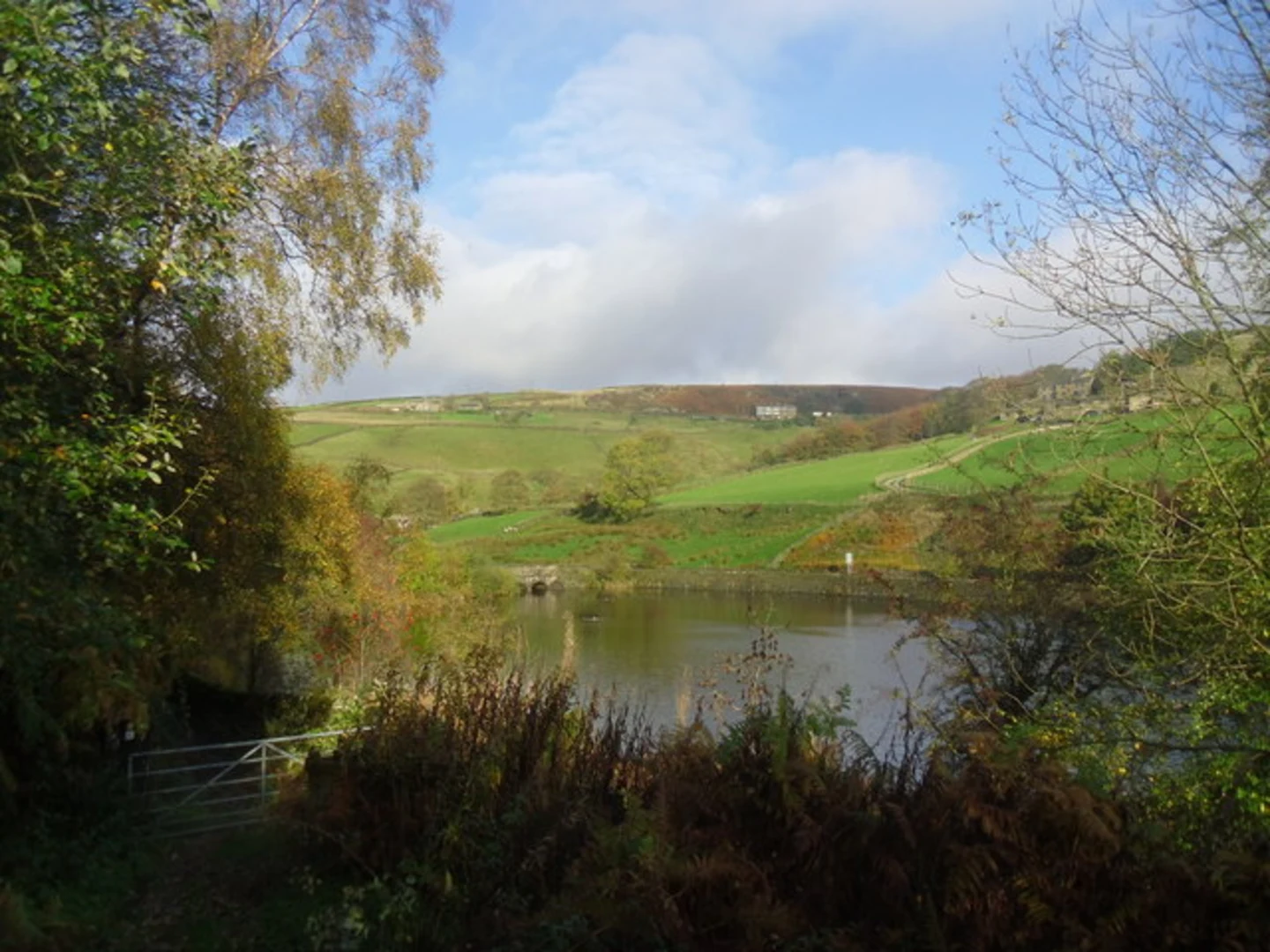 An image depicting the trail Lower Laithe Reservoir, Ponden Reservoir and Sandy Hill Loop and its surrounding area.