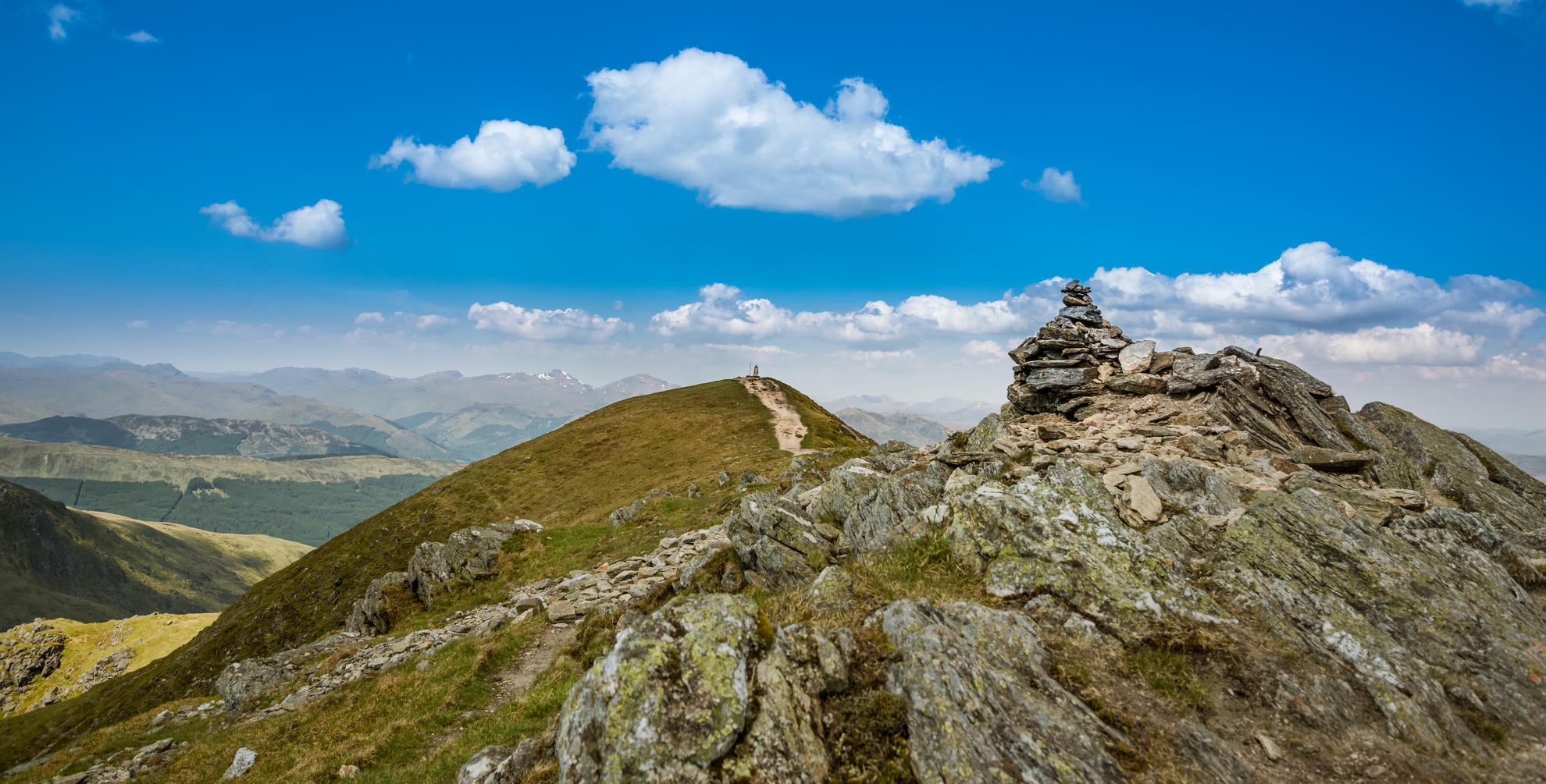 An image depicting the trail Ben Vorlich from Loch Earn and its surrounding area.