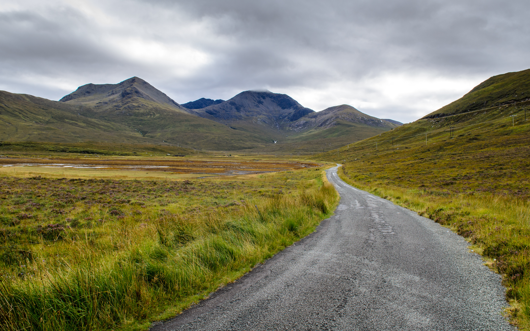 An image depicting the trail Garbh Bheinn via Druim Eadar Da Choire and its surrounding area.
