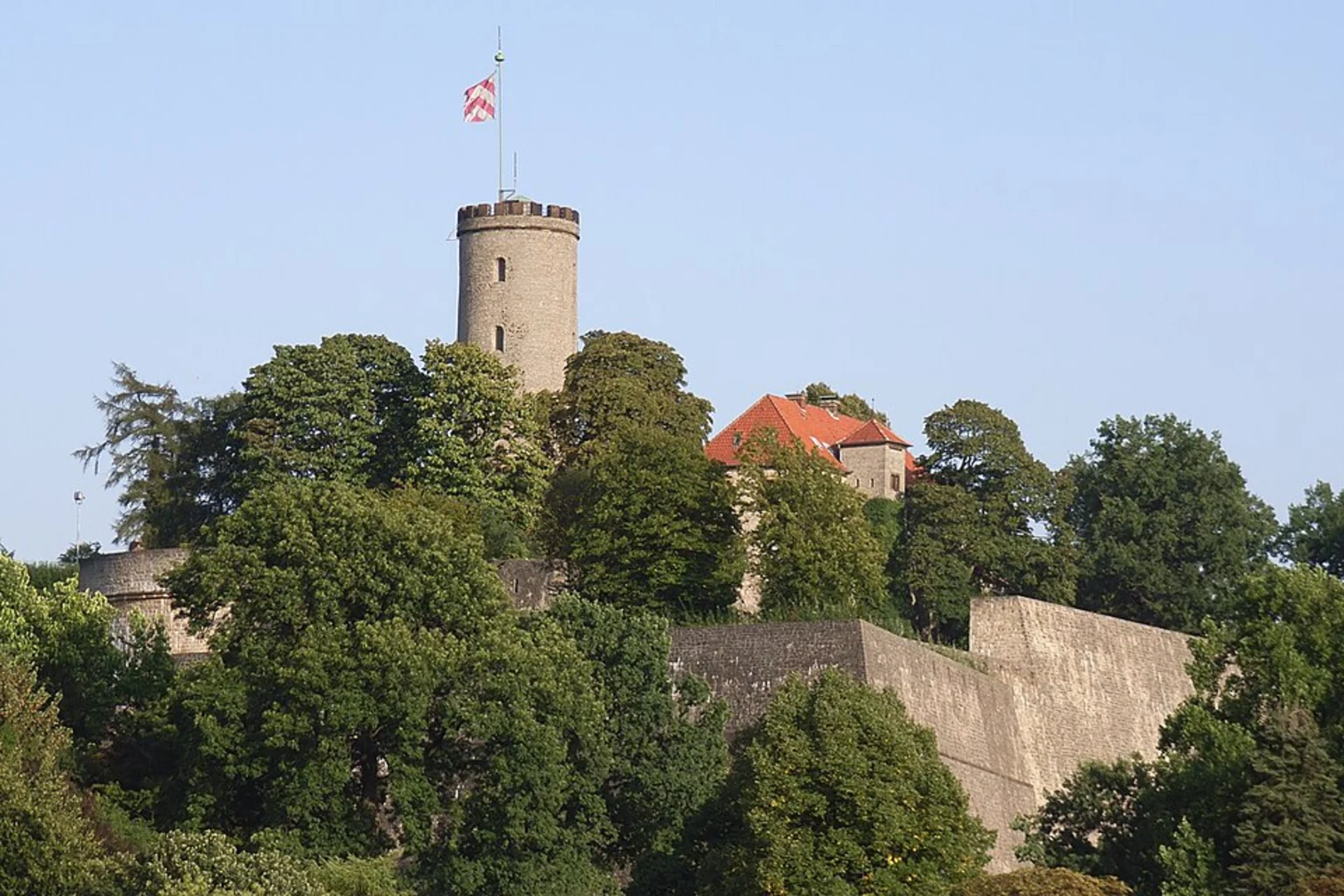 An image depicting the trail Stadrundgang and its surrounding area.