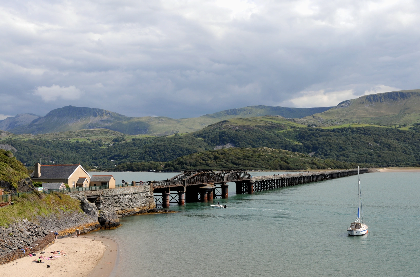 An image depicting the trail Barmouth Station to Llanbedr via Wales Coast Path and its surrounding area.