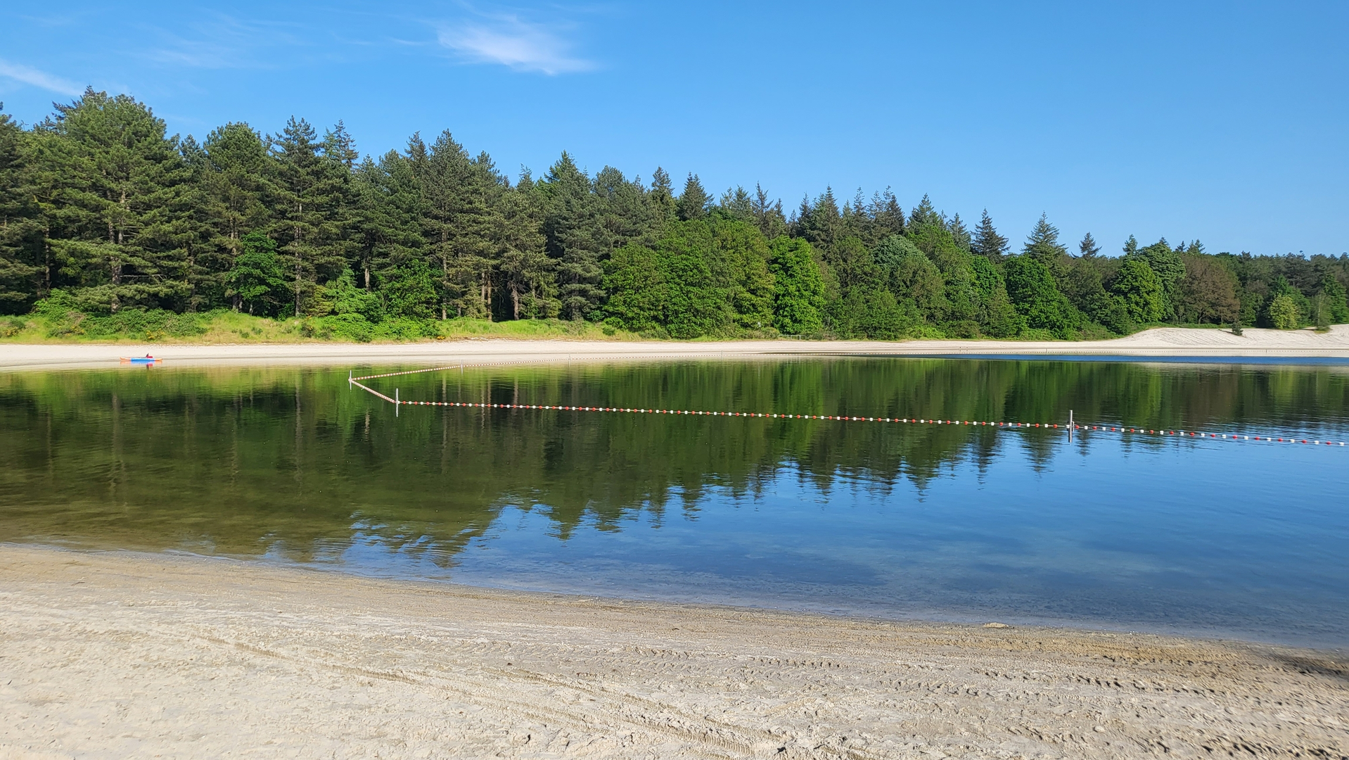 An image depicting the trail Overloonsche Duinen, Het Helder, Helderse Duinen and Hondsberg Loop and its surrounding area.