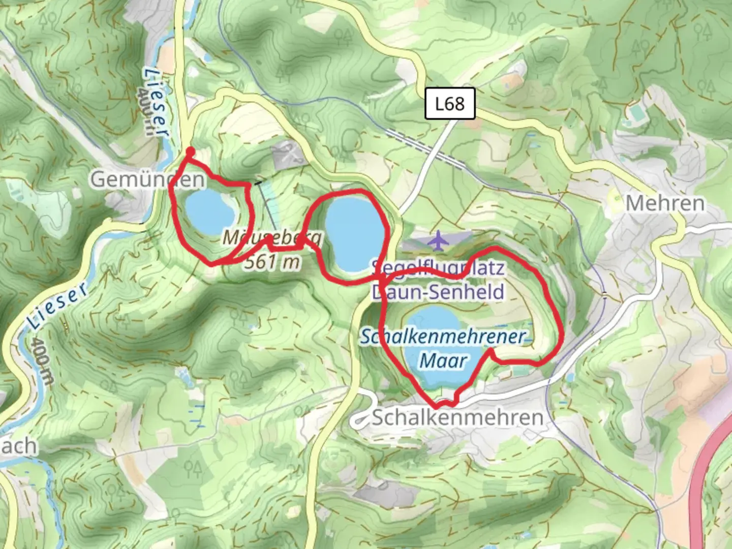 An image depicting the trail Gemündener Maar, Weinfelder Maar and Schalkenmehrener Maar Loop and its surrounding area.