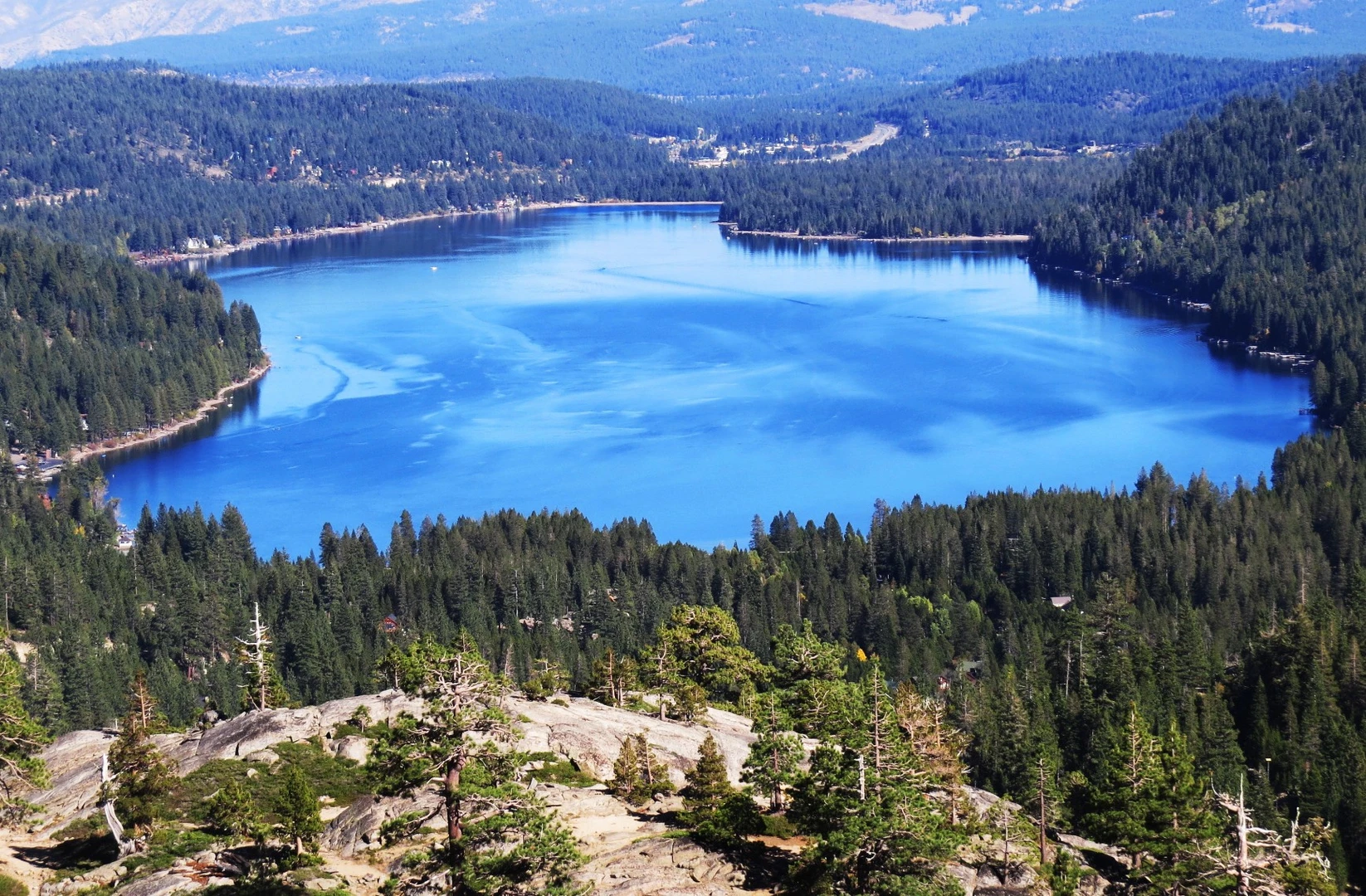 An image depicting the trail Donner Lake Loop and its surrounding area.