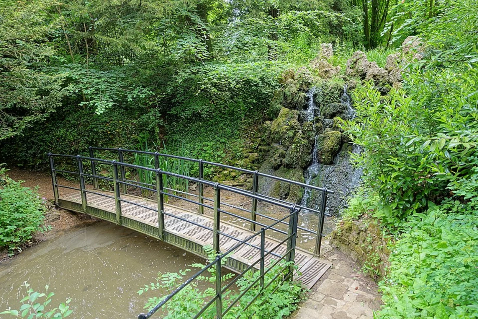 An image depicting the trail Octagon Lake and Foxcote Reservoir via The Path of Liberty and its surrounding area.