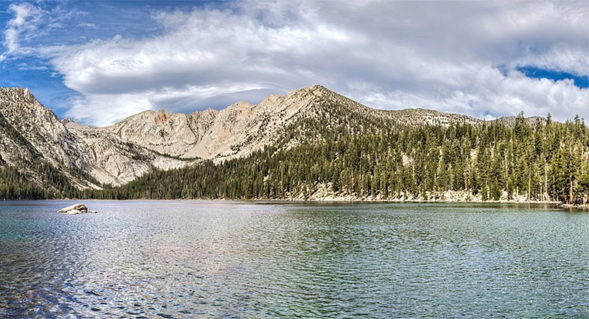 An image depicting the trail Second Recess Via Mono Creek Via John Muir Trail and its surrounding area.