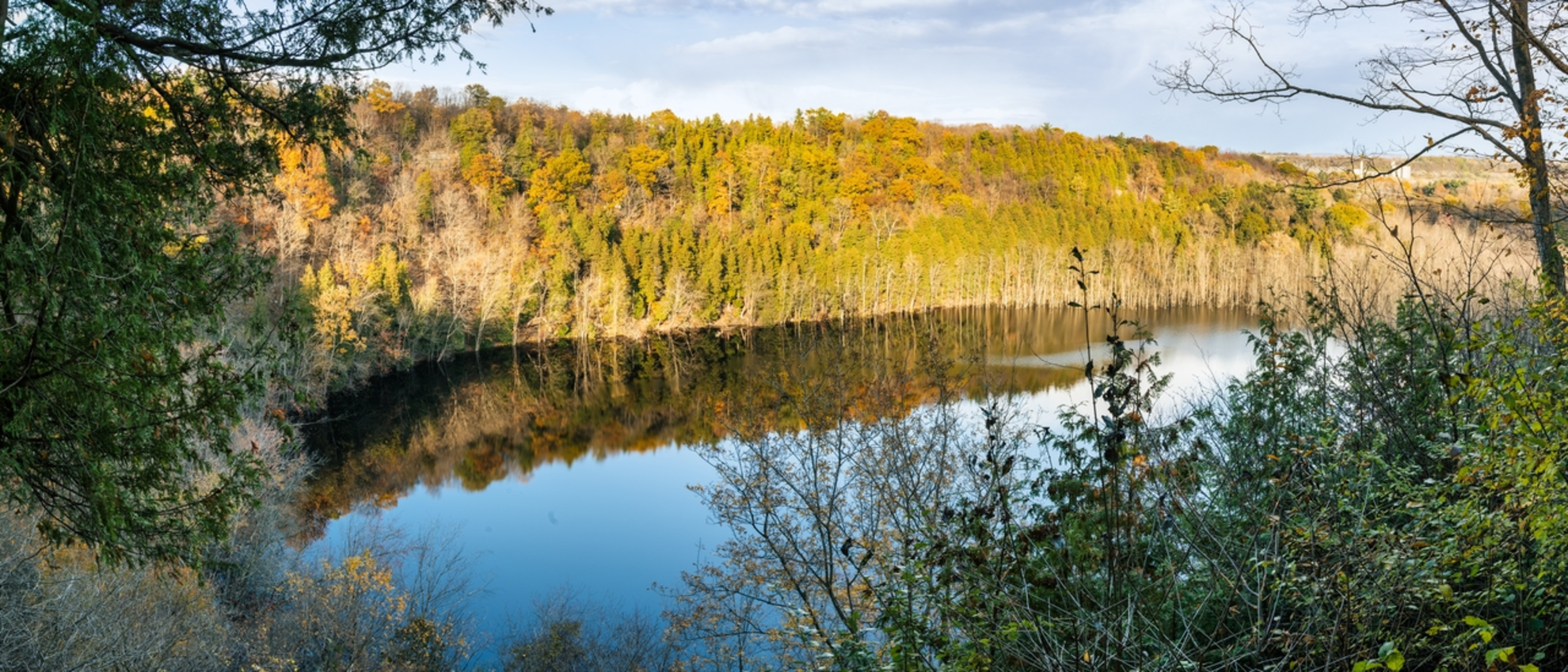 An image depicting the trail Glacier Lake, Pulpit Rock Loop Trail and its surrounding area.