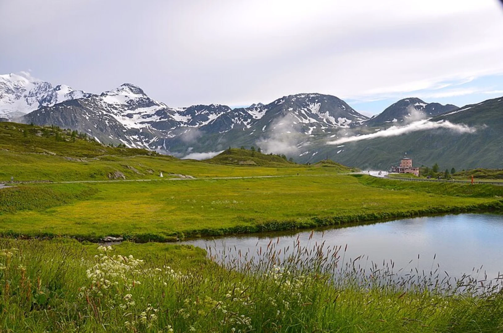 An image depicting the trail Engeloch to Egga Trail and its surrounding area.