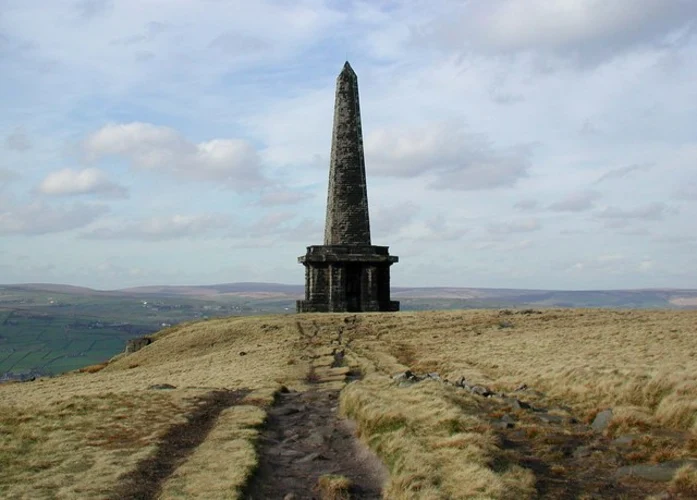 Gaddings Dam and Stoodley Pike Walk