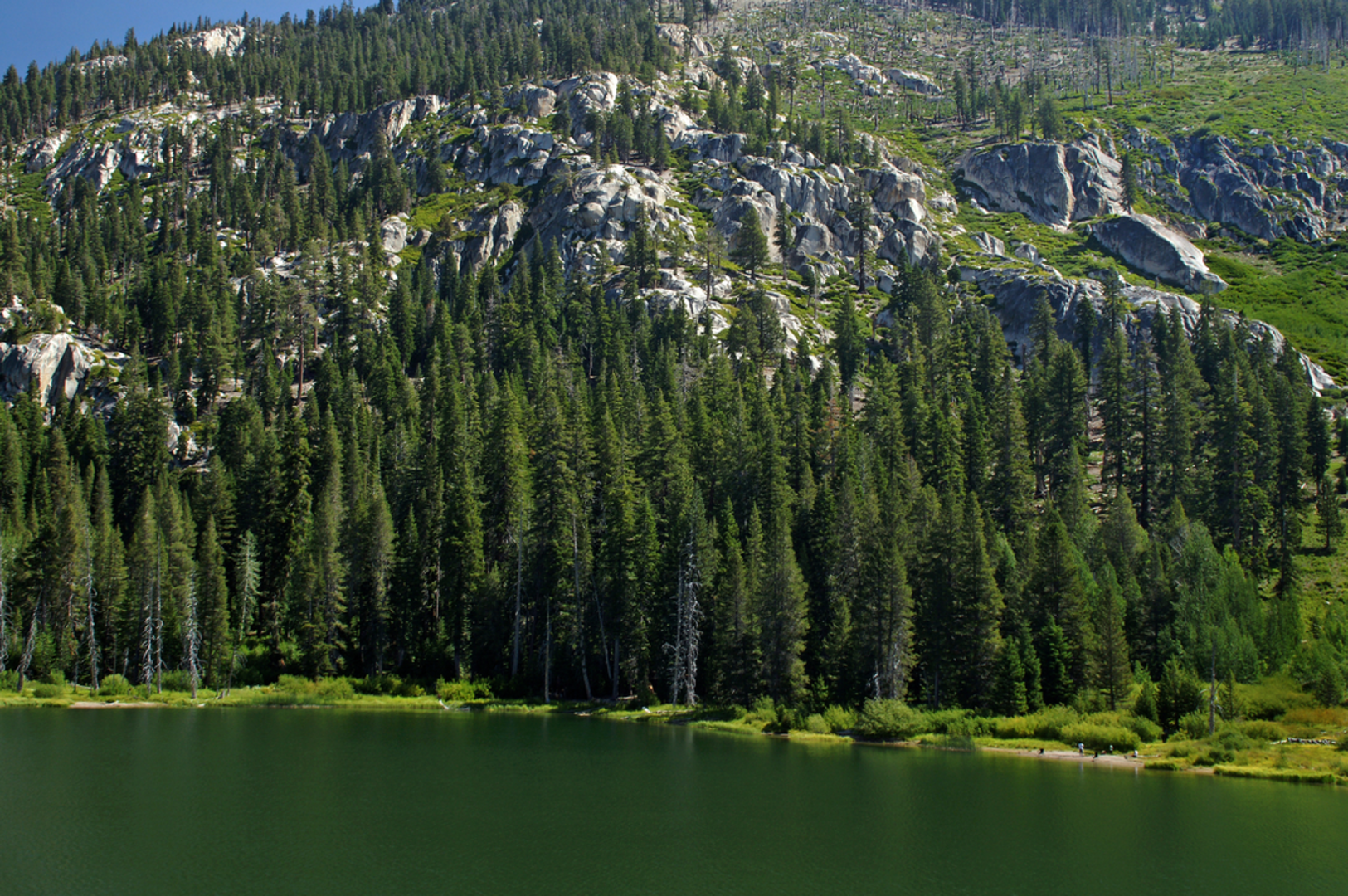 An image depicting the trail Red's Meadow Campground to Sotcher Lake Trail and its surrounding area.