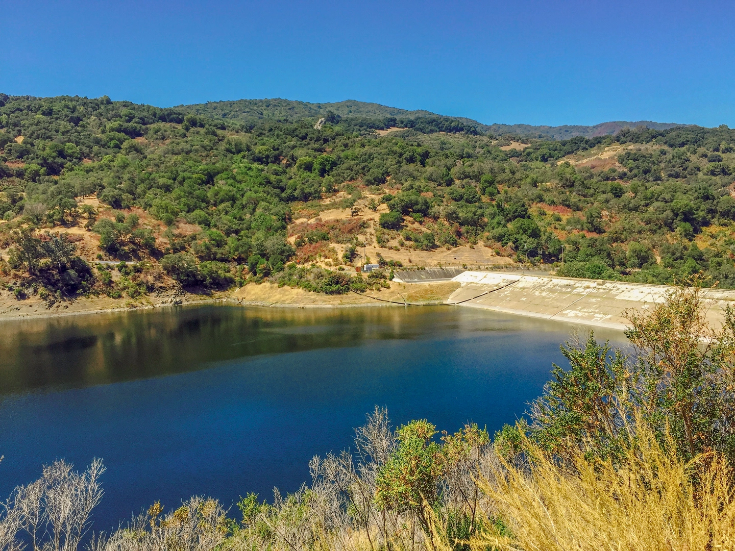 An image depicting the trail Mine Hill and Providencia Loop Trail - Guadalupe Reservoir and its surrounding area.