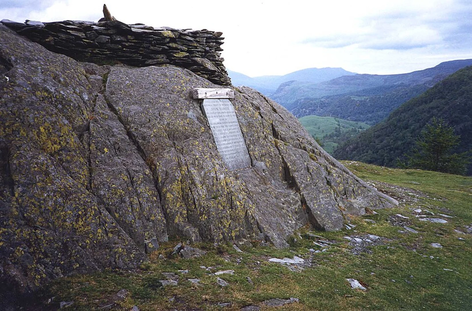 An image depicting the trail Castle Crag, Grange Fell, Watendlath Tarn and Moss Mire Loop and its surrounding area.