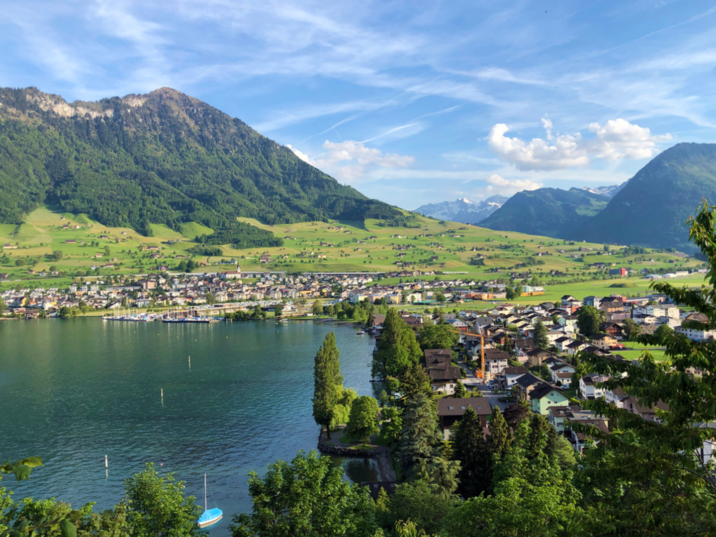An image depicting the trail Klewenalp-Bärenfalle-Niederrickenbach and its surrounding area.