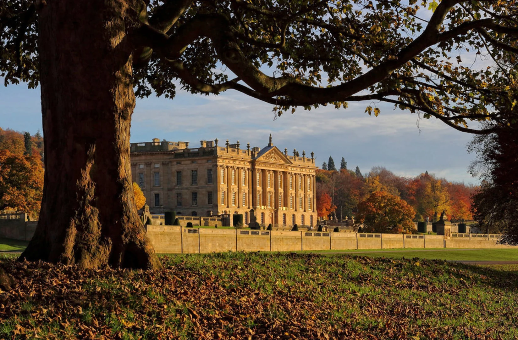 An image depicting the trail Chatsworth and Birchen Edge Loop and its surrounding area.