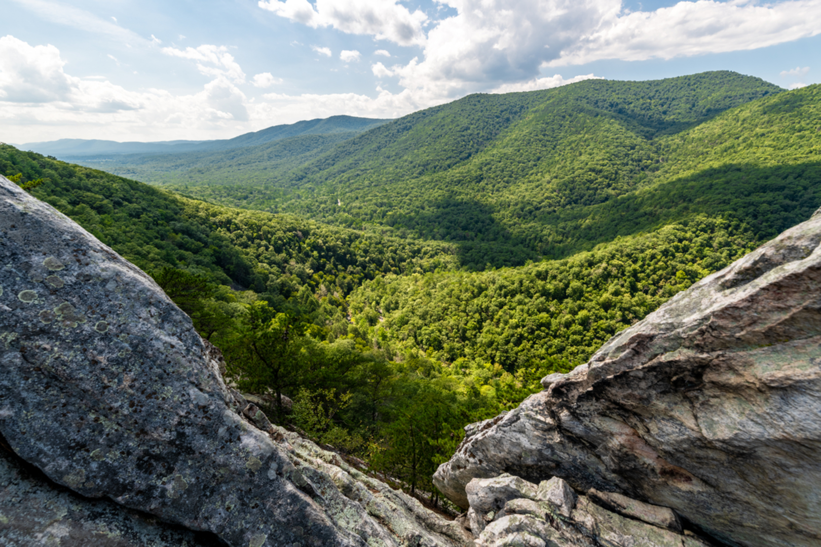 An image depicting the trail Sidewinder Trail and its surrounding area.