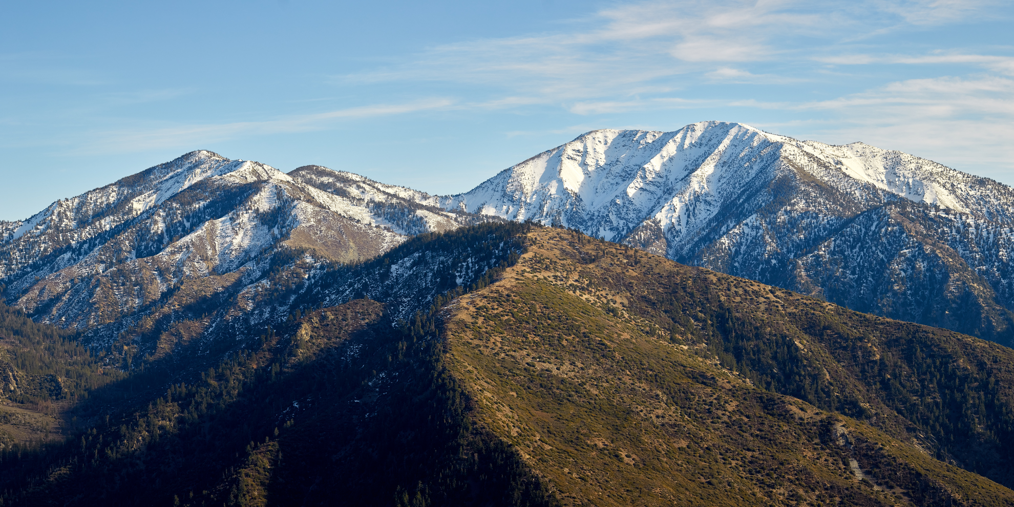 An image depicting the trail Vincent Gap and PCT and its surrounding area.